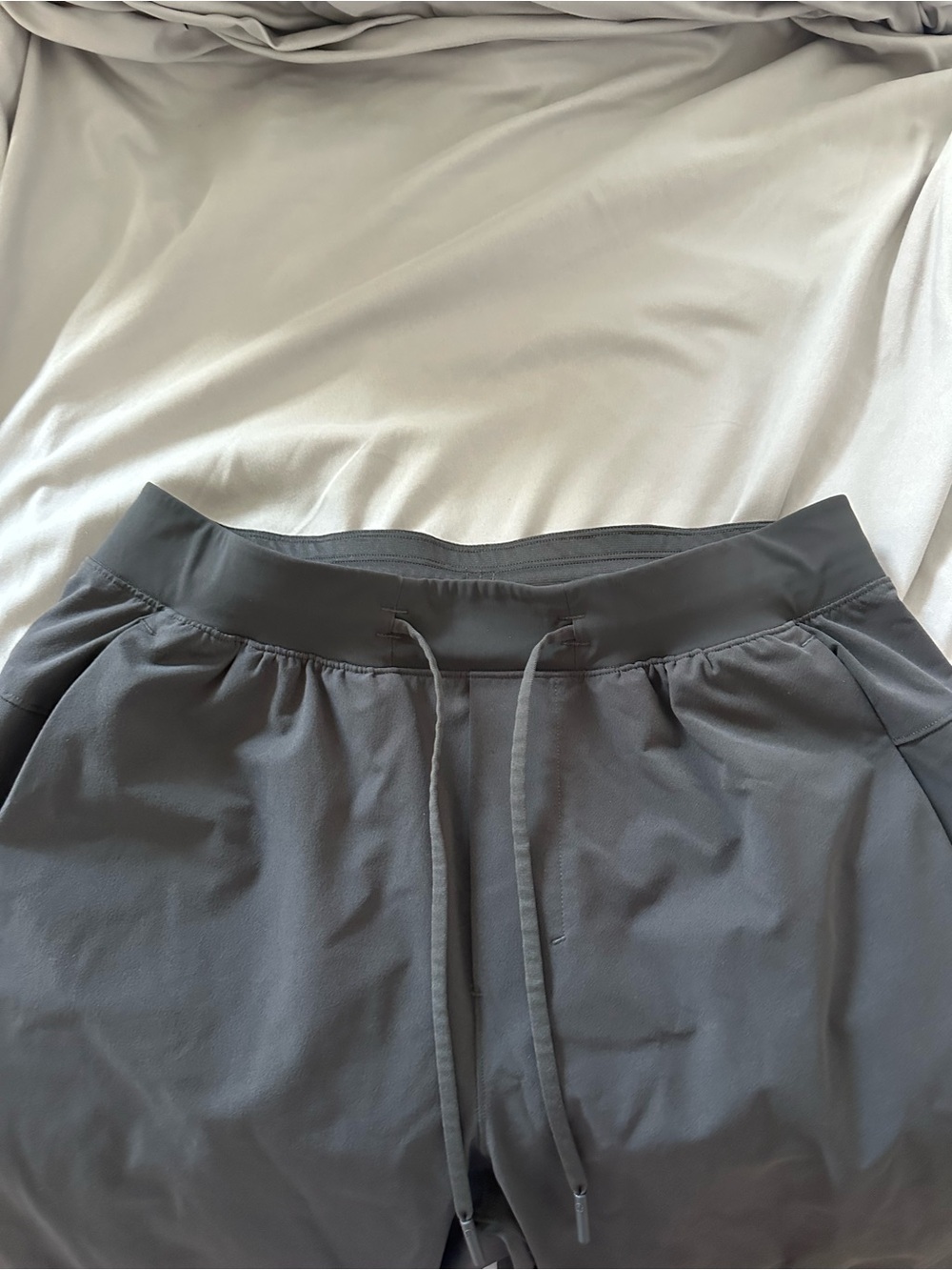 Lululemon Men's Small Charcoal Gray Jogger Pants